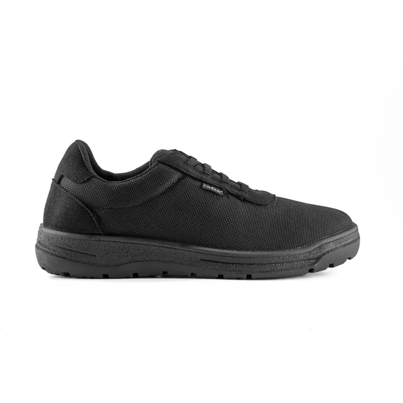 Zapatilla CODEOR Dark estilo deportiva